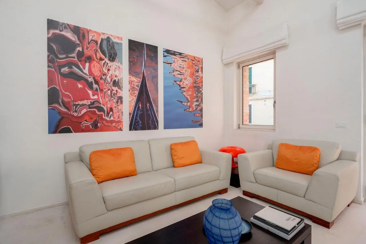 The Waterview Alcove Apartment Venice